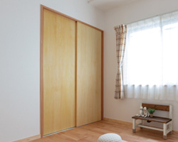 建具類にも素肌にやさしい自然素材をふんだんに使ったカスタムメイド建具。Libre(リブレ)専用設計のオリジナルデザインです。|株式会社未来住建|安城市|注文住宅・マンションリフォーム・定期借地権付分譲